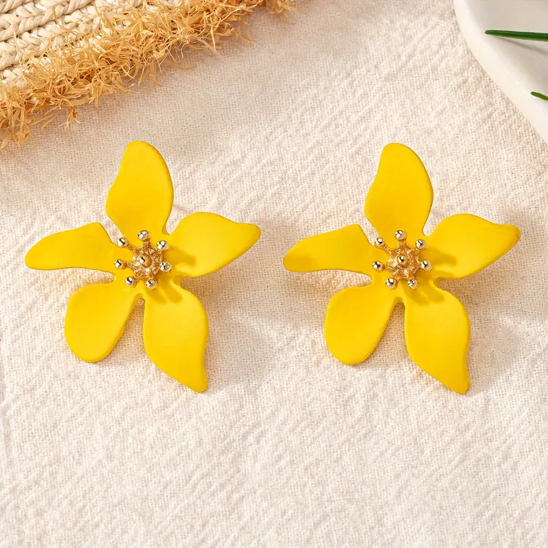 yellow earrings | MakeOutfit.com